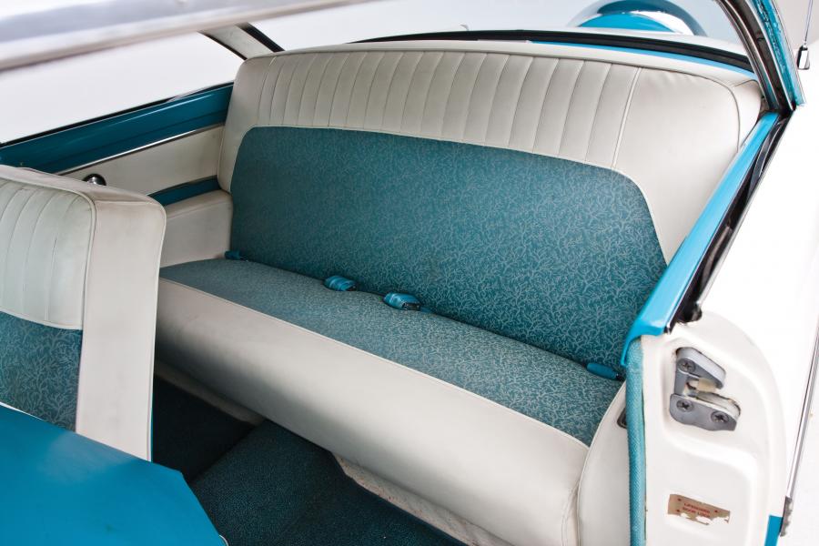  Ford Fairlane Victoria Hardtop Coupe 1956 года  (фото 17 из 49)